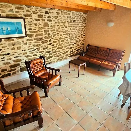 Les De Poulyot Holiday home *