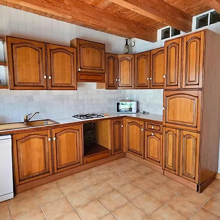 Les De Poulyot Holiday home
