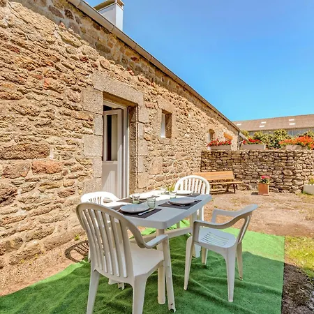 Les De Poulyot Holiday home *